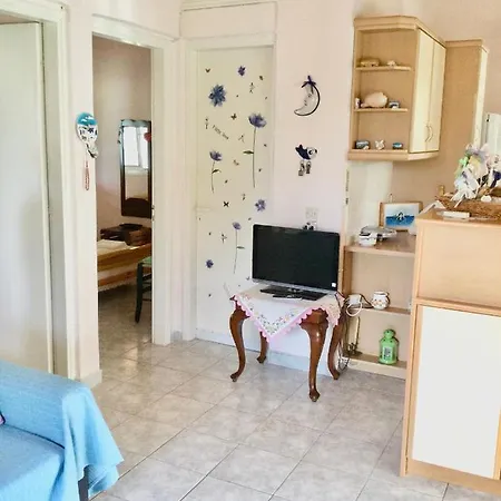 Апартаменты Ioanna's Katakolo Seaside Family House Near Olympia *