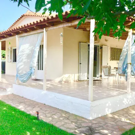 Апартаменты Ioanna's Katakolo Seaside Family House Near Olympia