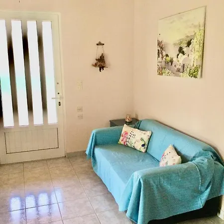 Ioanna's Katakolo Seaside Family House Near Olympia Apartment